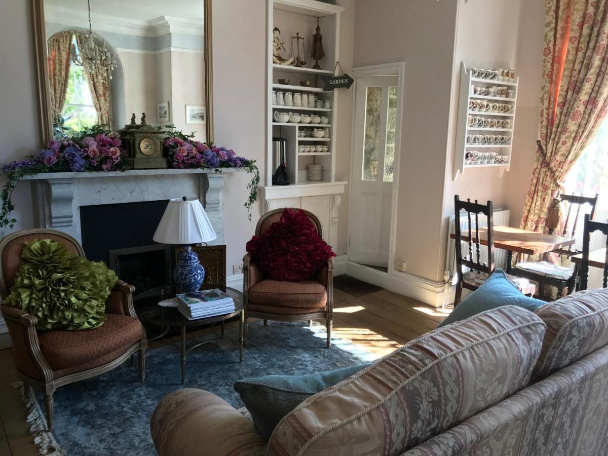 Estoril Bed & Breakfast Hikkaduwa Dış mekan fotoğraf