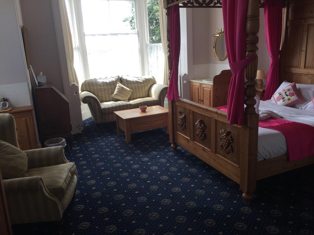 Estoril Bed & Breakfast Hikkaduwa Dış mekan fotoğraf